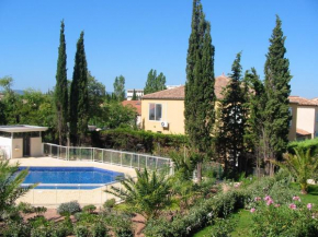 Appartement avec terrasse à Fréjus, 70 m², piscine partagée
